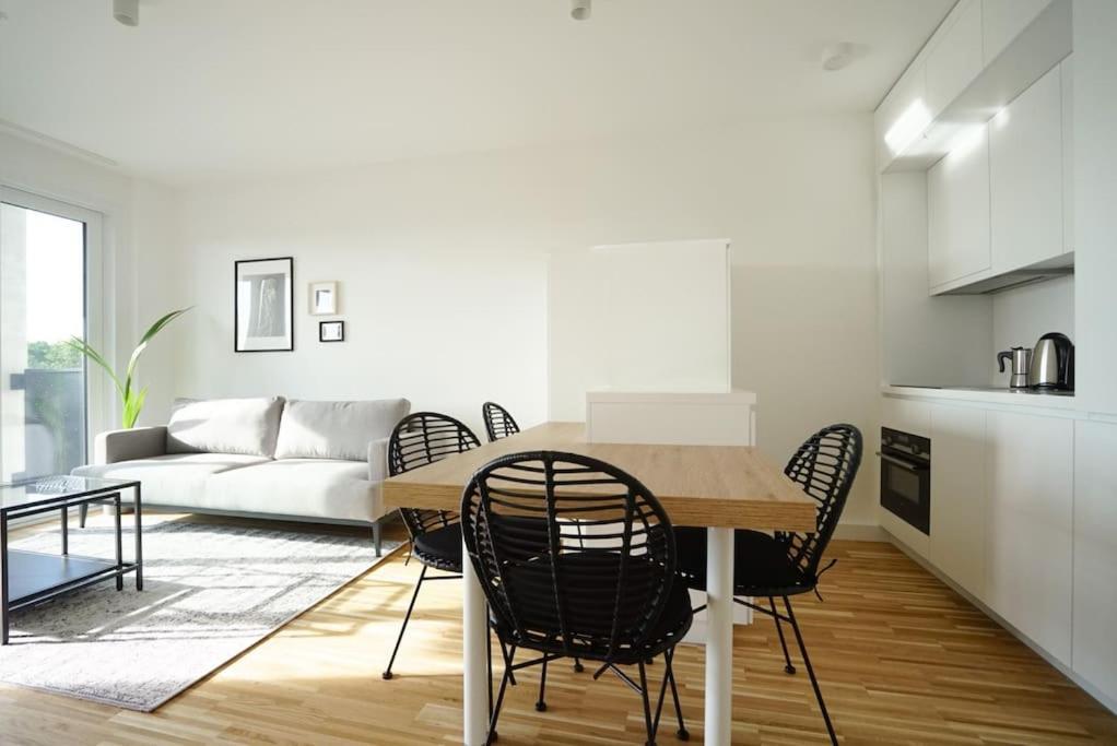 וינה Apartment With Terrace Near Metro Station And Spa מראה חיצוני תמונה
